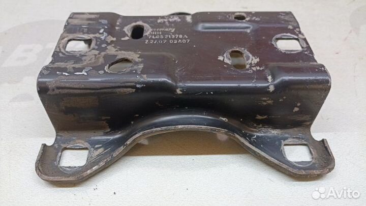 Кронштейн Porsche Cayenne 957 M48.01 2007