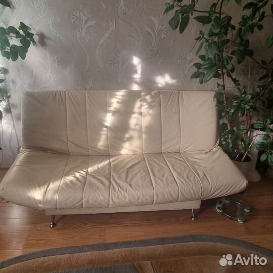 Диван