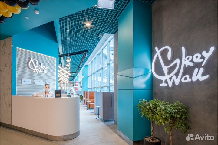 Проход в бизнес залы Grey wall /Every lounge
