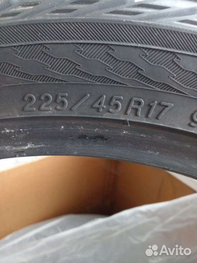 Yokohama 104ZR 225/45 R17