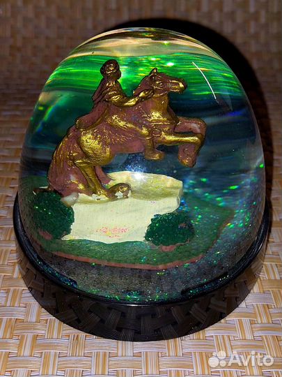 Карандашница сувенирная в виде шара с блёстками