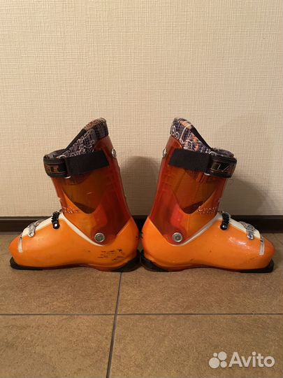 Горнолыжные ботинки Lange 28.5