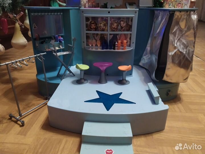 Подиум для кукол Братц Bratz 2003 год MGA