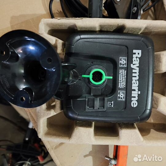 Эхолот цветной, новый,с ногой для датчика