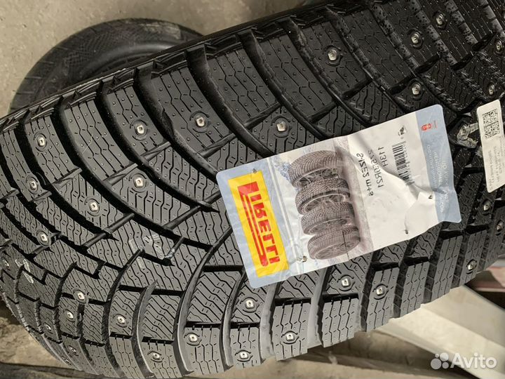 Pirelli Ice Zero 2 275/50 R21