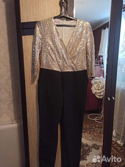 Комбинезон женский. Костюм