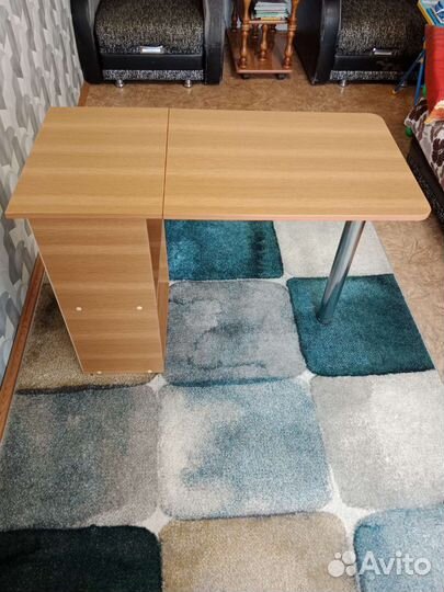 Маникюрный стол складной бу