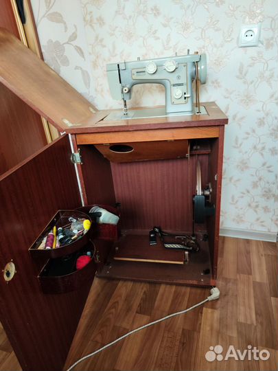 Швейная машина Подольск 142