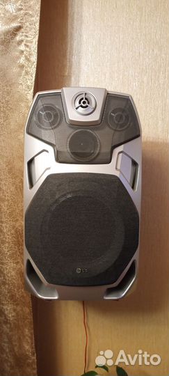 Акустические колонки LG