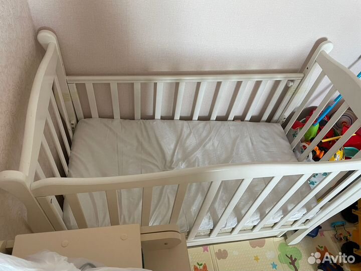 Продам кроватку маятник