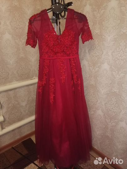 Вечернее платье