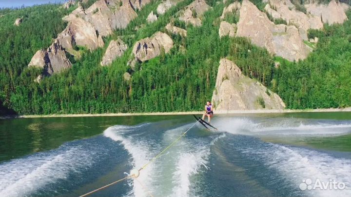 Катание на водных лыжах по Красноярскому морю