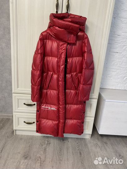 Пуховик женский длинный с капюшоном