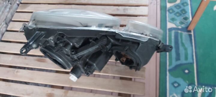 Левая фара mercedes w211