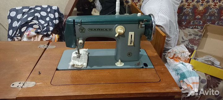 Швейная машинка Чайка 2