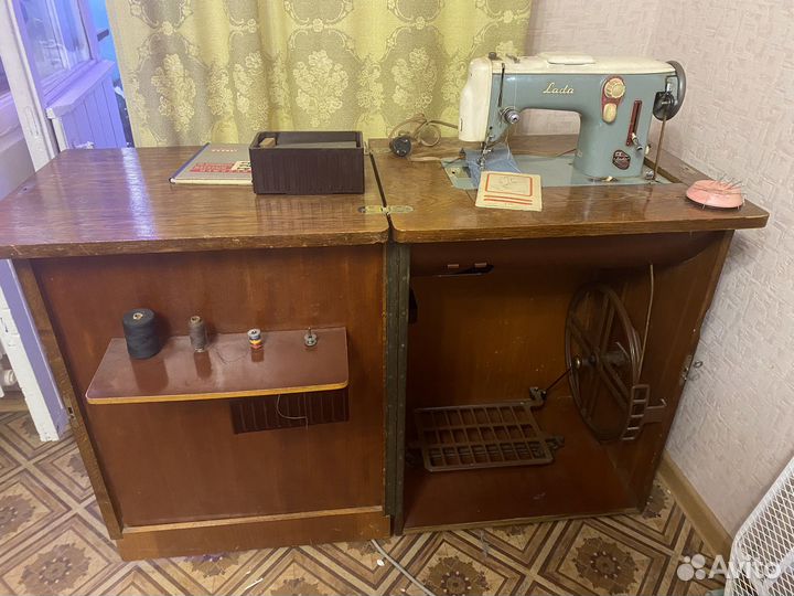 Швейная машина LADA (Чехословакия)