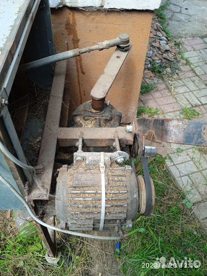 Пресс сена соломы