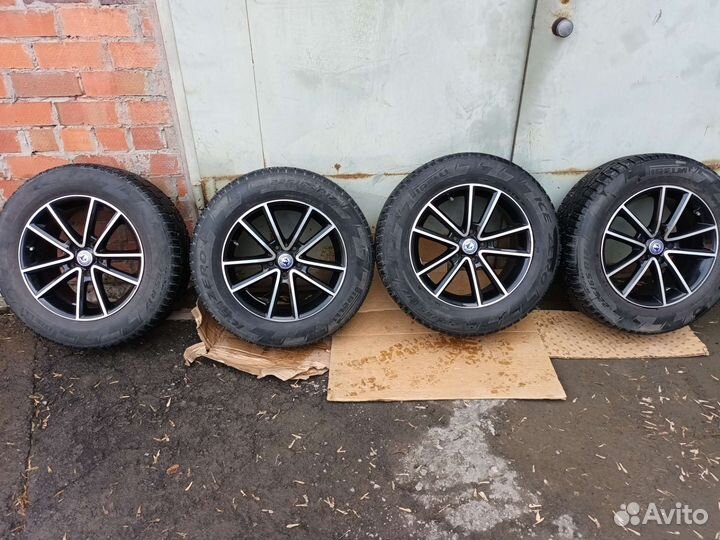 Колеса 225 65 r17 зимние Pirelli ice zero