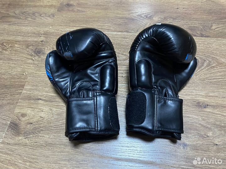 Боксерские перчатки 10 oz Demix