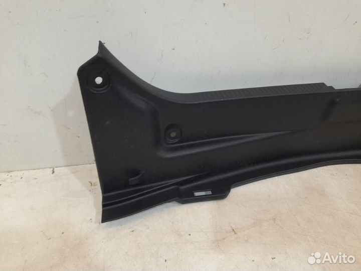 Накладка замка багажника Toyota Camry V70 2018