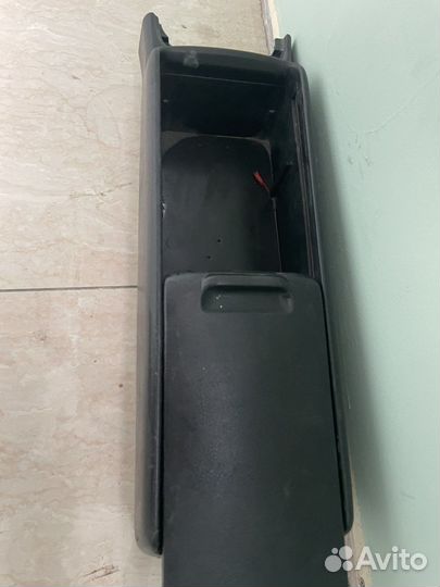 Центральный бардачок Toyota Cresta 90