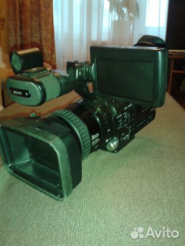 Продам профессиональную кинокамеру sony