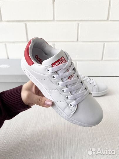 Новые кроссовки Adidas Stan Smith