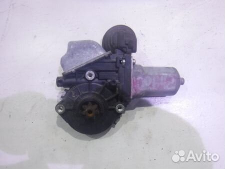 Моторчик заднего правого стеклоподъемника