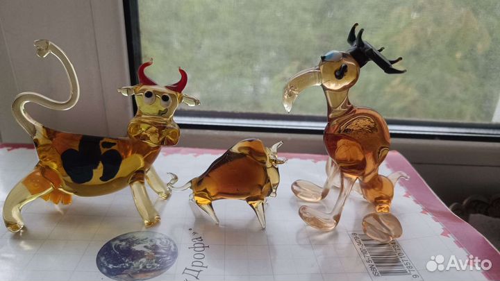 Фигурка из цветного стекла Бычок