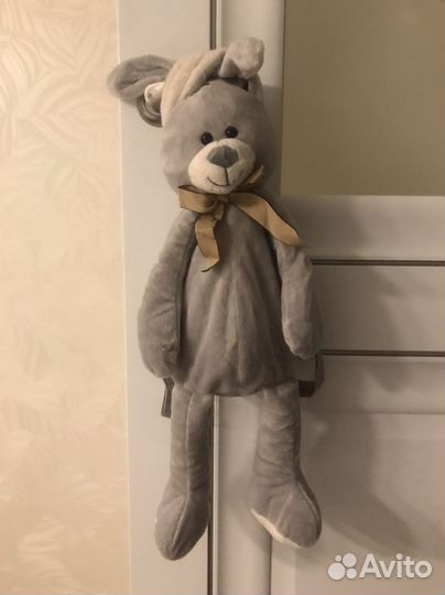 Плюшевый заяц рюкзачок