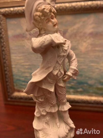 Статуэтка фарфор старинная