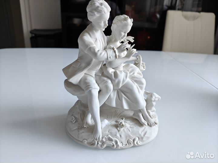 Фарфоровые статуэтки. Бисквит. ГДР. Цена за две