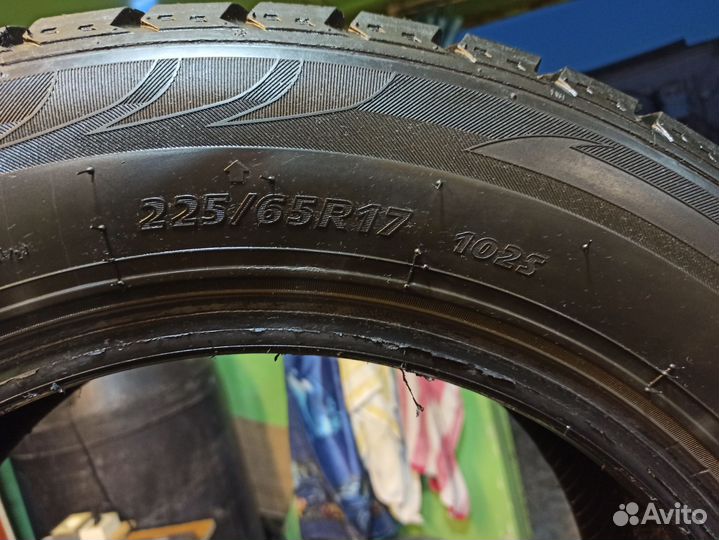 Interstate Winter Claw Extreme Grip MX 225/65 R17 102S