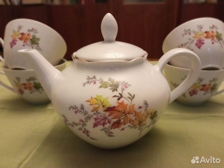 Чайник и чашки с кленами, с кленовым рисунком, ГДР