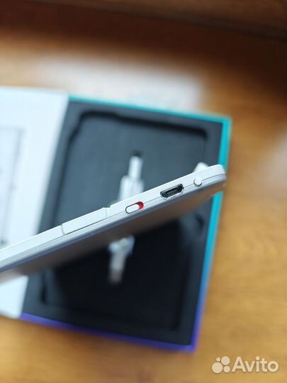 Клавиатура logitech ultrathin для iPad Mini