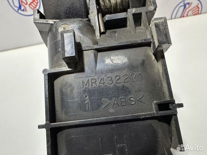 Ручка двери Mitsubishi Pajero (V60) III (1999–2003