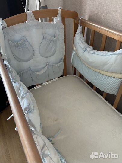 Детская кровать с матрасом, бортиками и ящиком