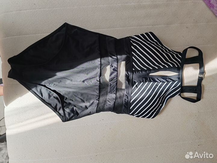 Купальник слитный утягивающий