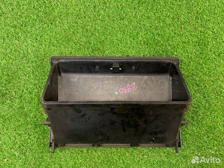 Бардачок Nissan Terrano whyd21 VG30E 1993