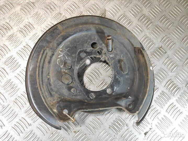 Щит опорный Subaru Outback B13