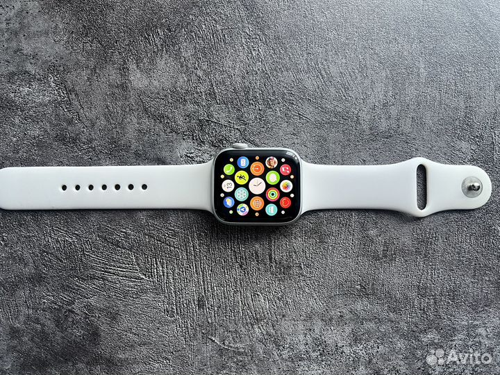 Часы apple watch se 44 mm