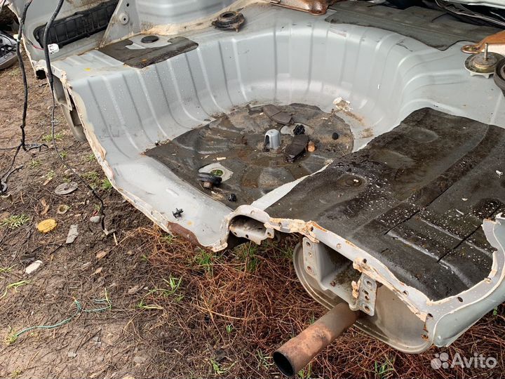 Тазик под запаску nissan almera classic b10