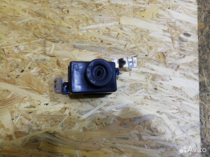 Замок зажигания Dodge Journey рест. 2009