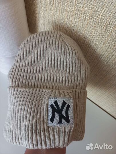 Шапка для девочки новая