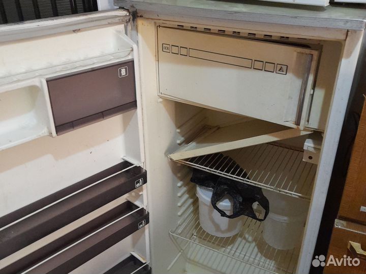 Холодильник бу Полюс-10