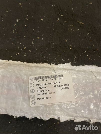 Молдинг двери задней правой Volkswagen Golf