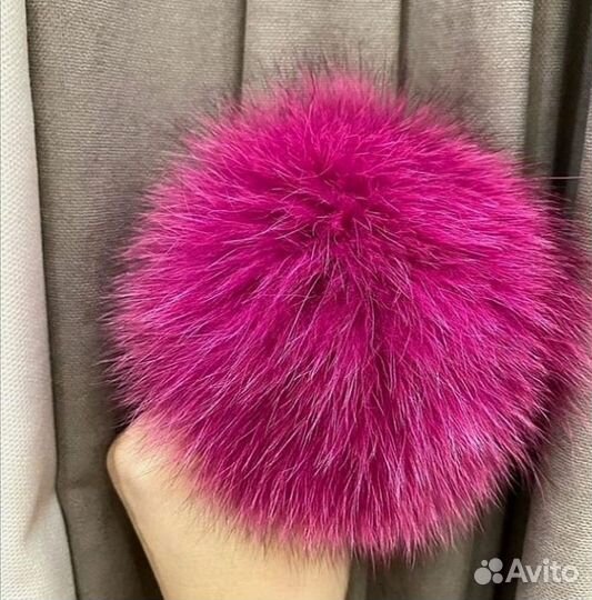 Меховые помпоны на шапки. Натуральный мех. Центр