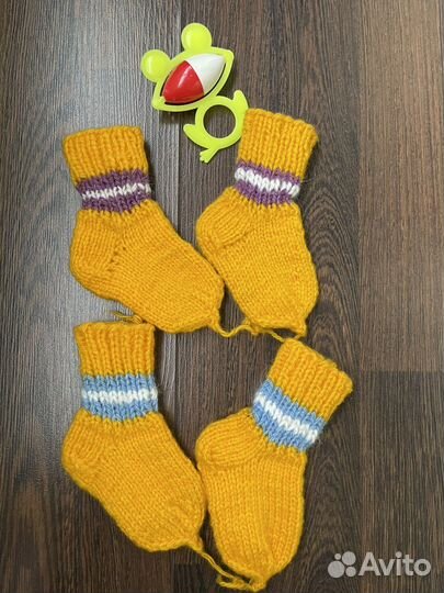 Вязанные носки ручной работы детские для двойни