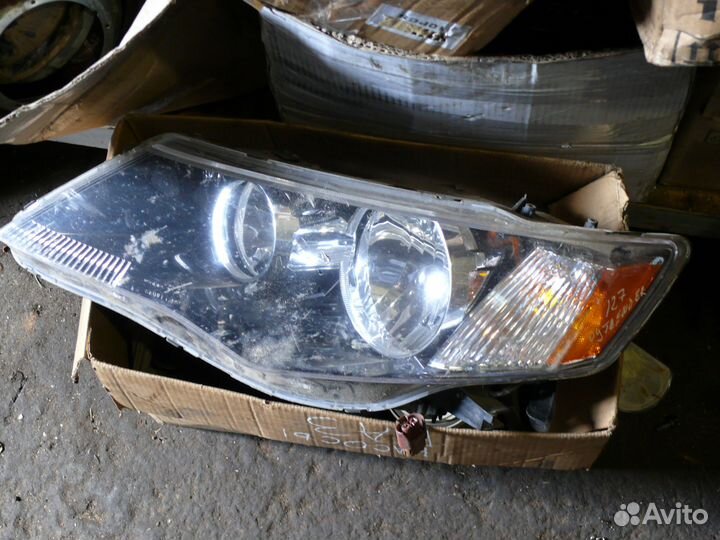 Фара левая Mitsubishi Outlander XL (CW) 2006-2012