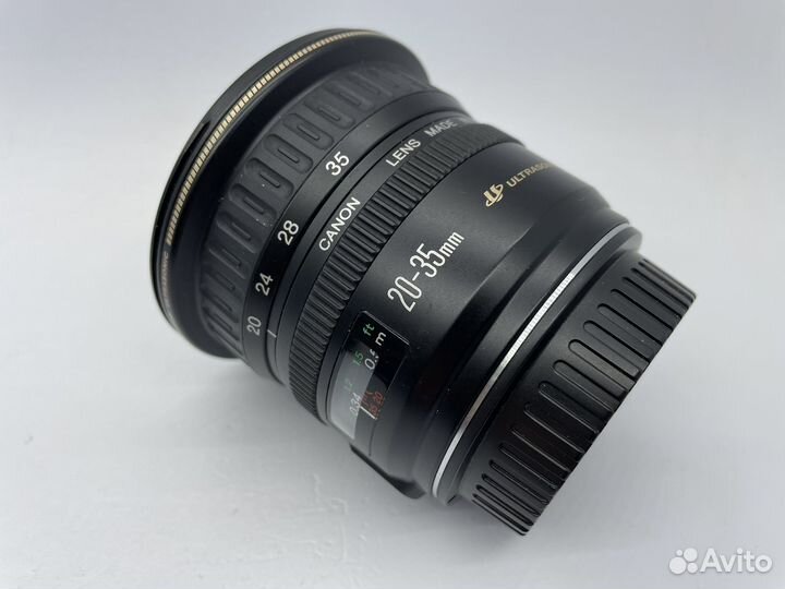 Canon EF 20-35mm f/3.5-4.5 USM